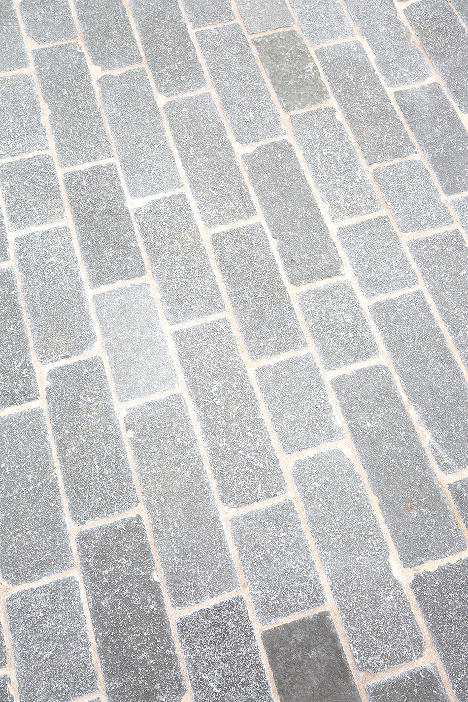 Ashwell Tumbled Limestone Cobbles