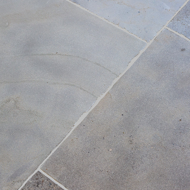 Clermont Gris® Lightly Tumbled Limestone Tiles