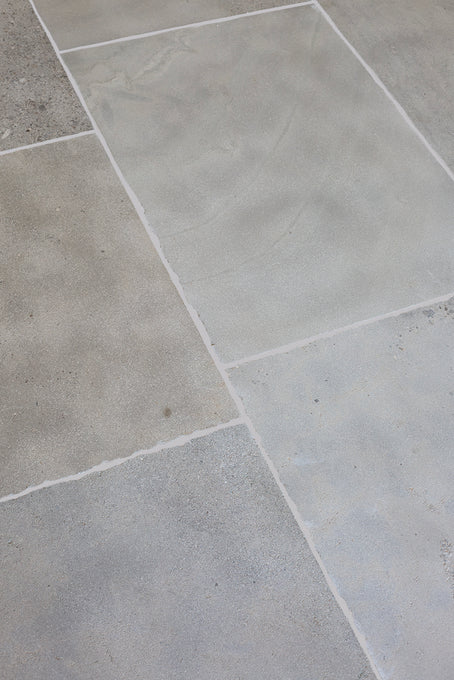 Clermont Gris® Lightly Tumbled Limestone Tiles