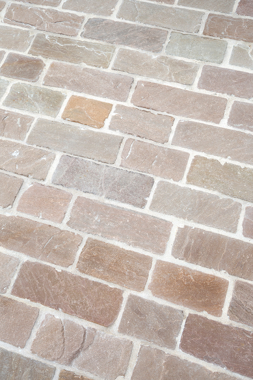 Hempstead Tumbled Sandstone Cobbles