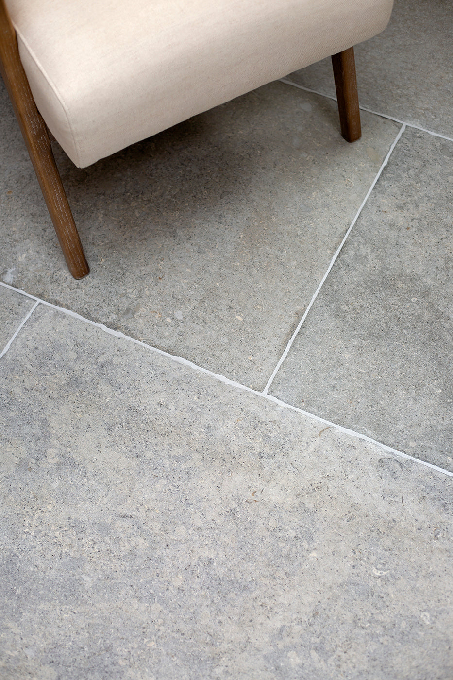 Montpellier Gris Tumbled Porcelain Paving