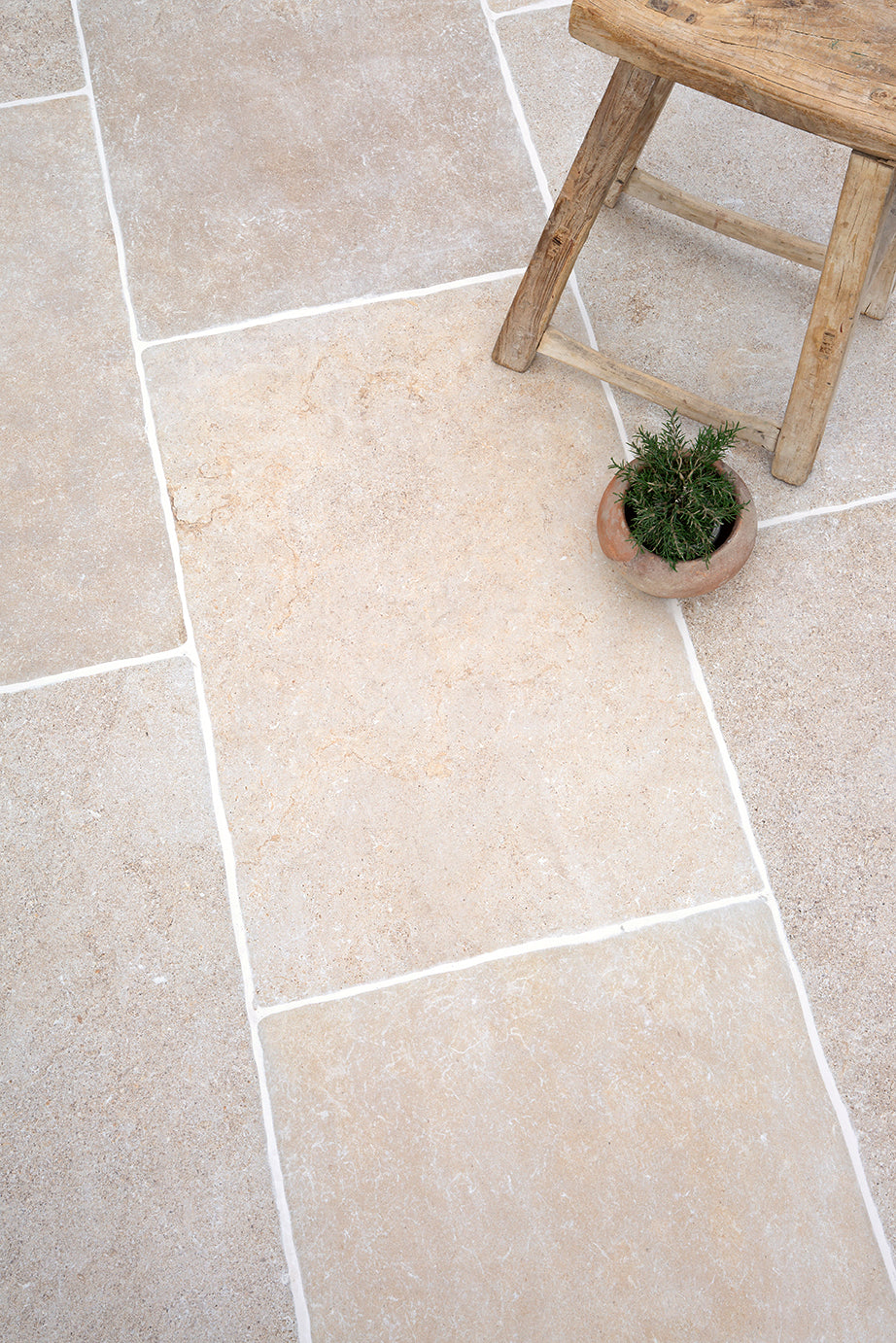 Montpellier Sable Tumbled Porcelain Paving