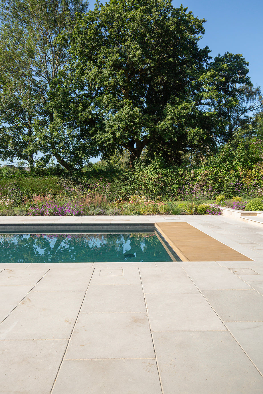 Versailles Softly Aged Limestone Paving