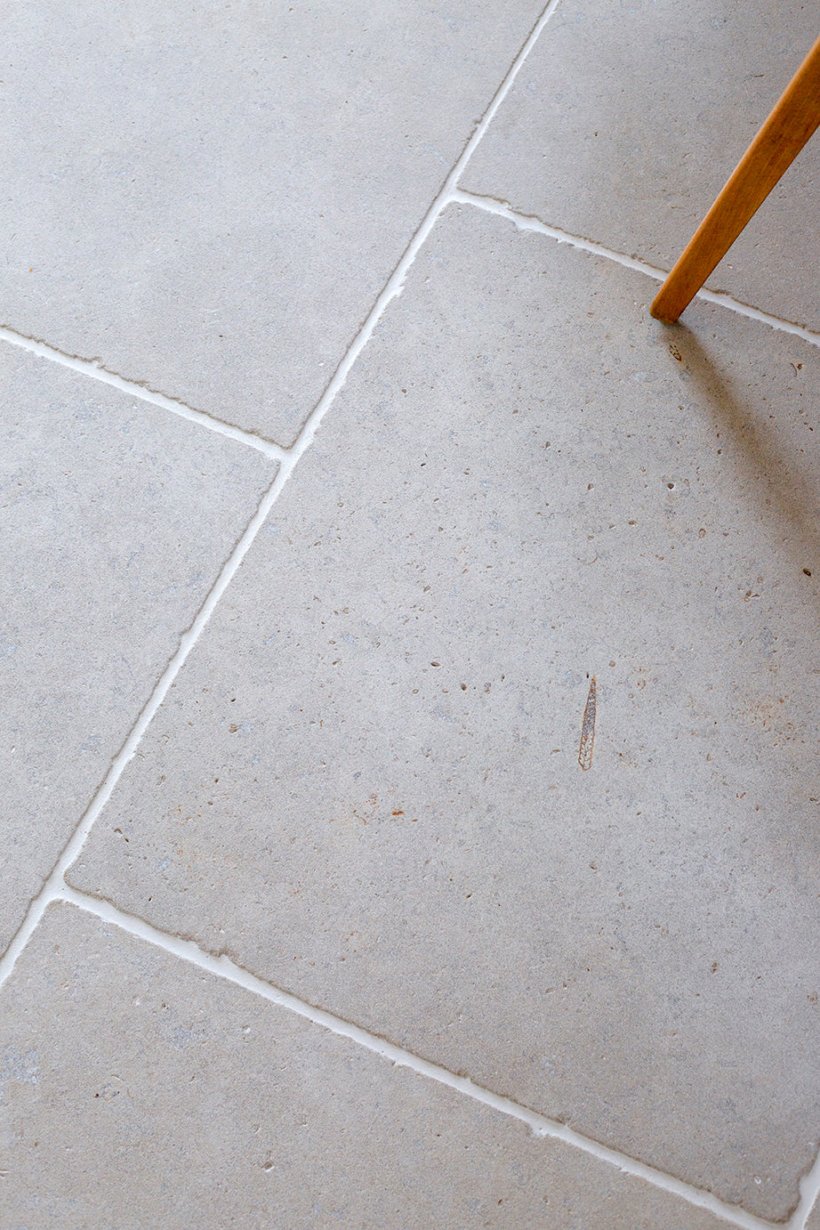 Versailles Softly Aged Limestone Tiles