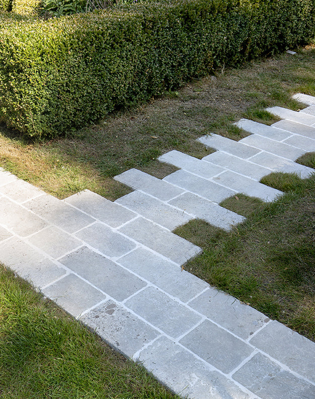 Clermont Gris® Aged Tumbled Limestone Cobbles