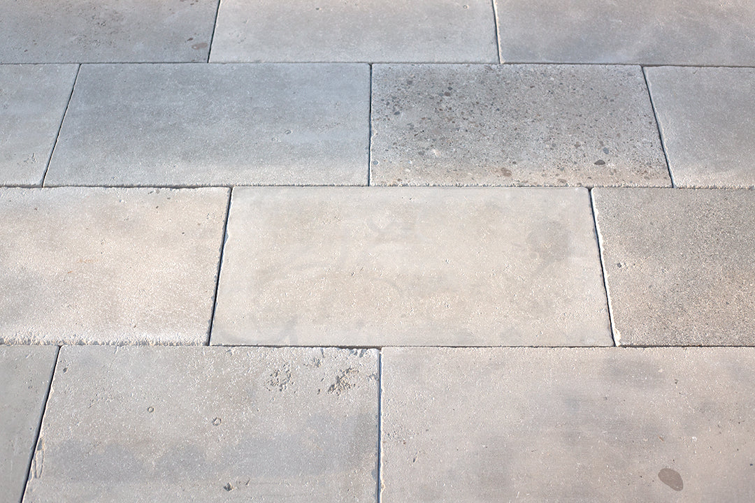    Clermont-Gris-Aged-Tumbled-Limestone-Flooring-display