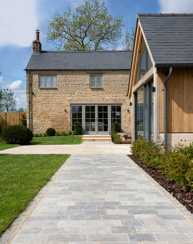 Farrow Grey Tumbled Limestone Cobbles