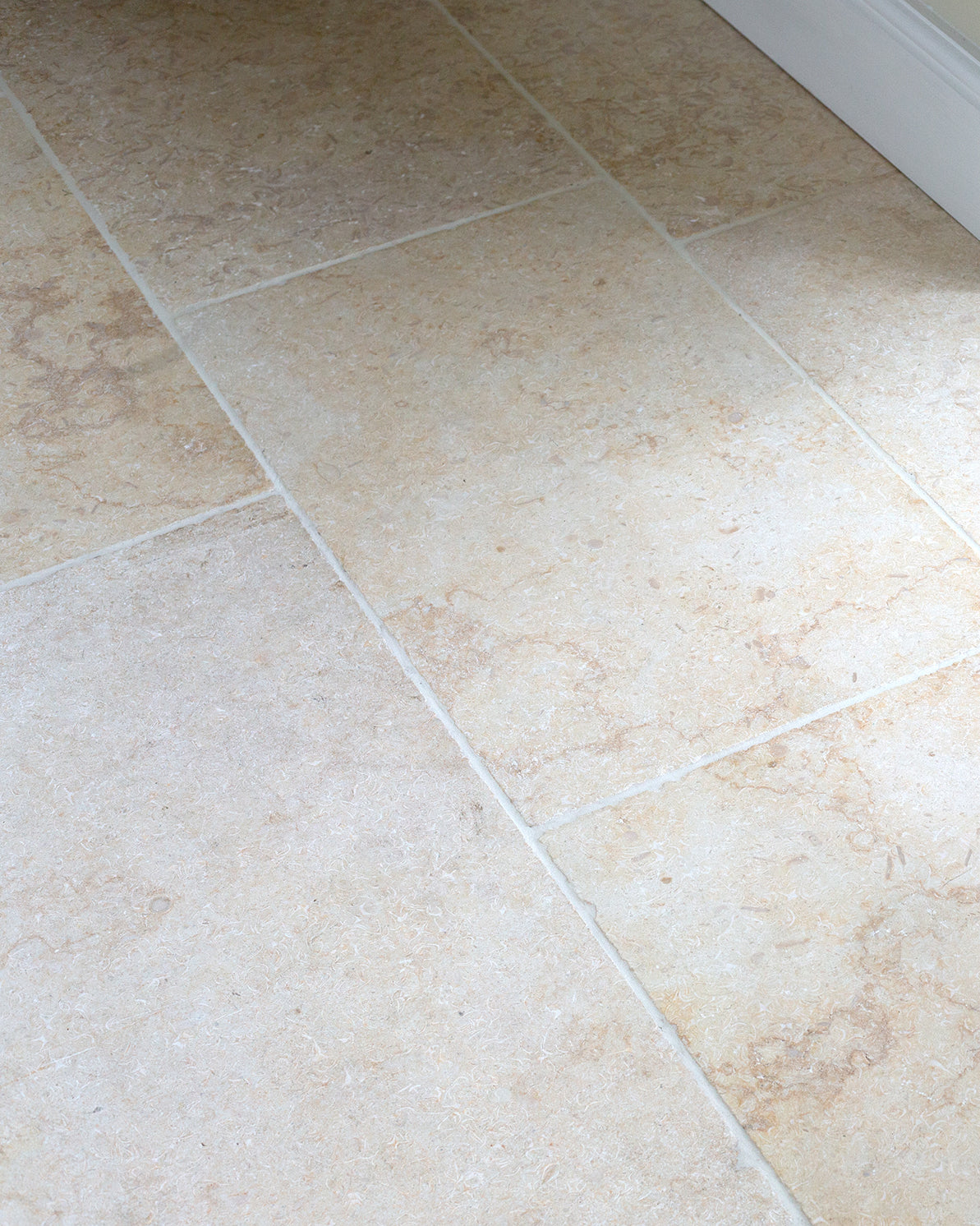 Monte Carlo Tumbled Limestone Tiles