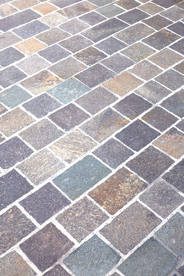 Porphyry Cobble Flooring