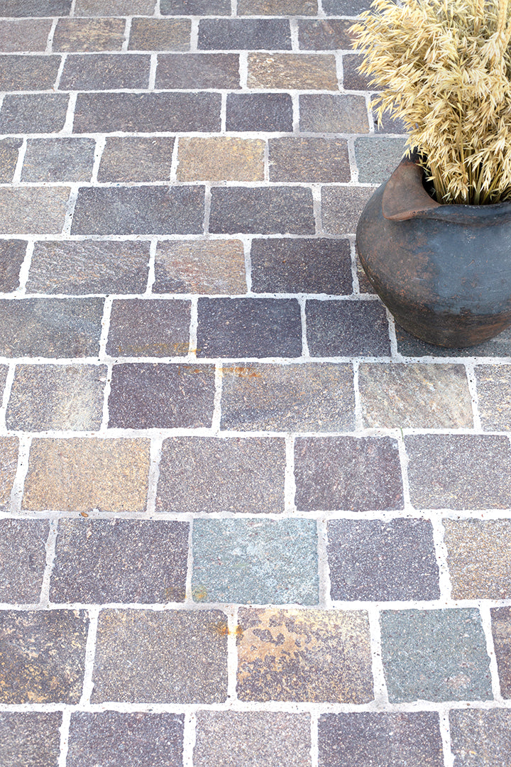 Porphyry Outdoor Cobbles