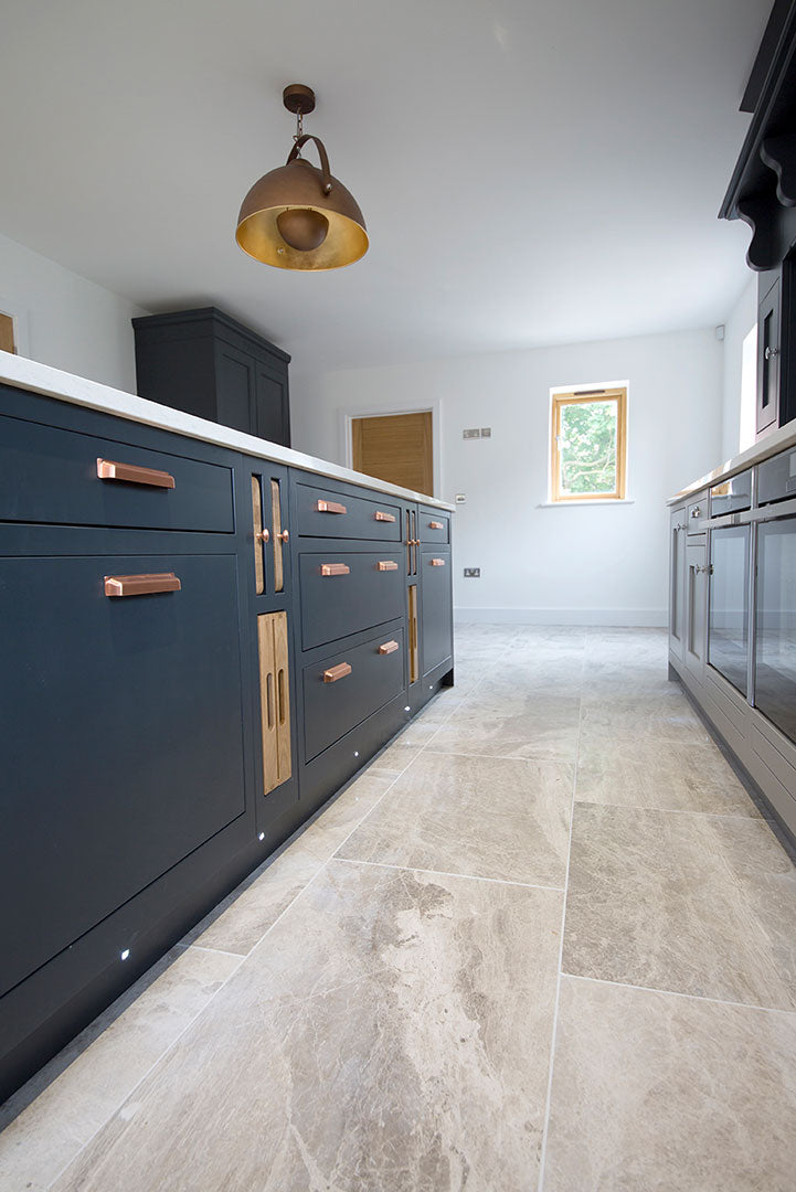    Silver-Cloud-Brushed-Limestone-Grey-Kitchen-Tiles