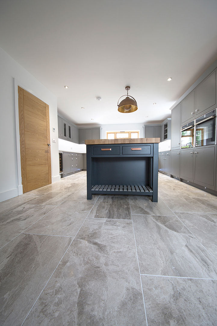    Silver-Cloud-Brushed-Limestone-Kitchen-Flagstones